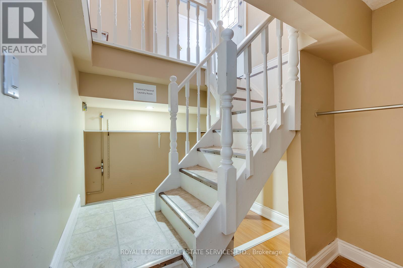 












5254 ASTWELL AVENUE

,
Mississauga,




Ontario
L5R3H8

