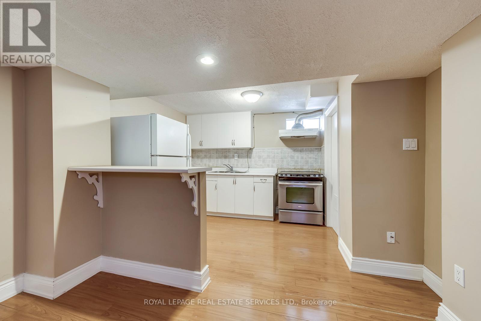 












5254 ASTWELL AVENUE

,
Mississauga,




Ontario
L5R3H8


