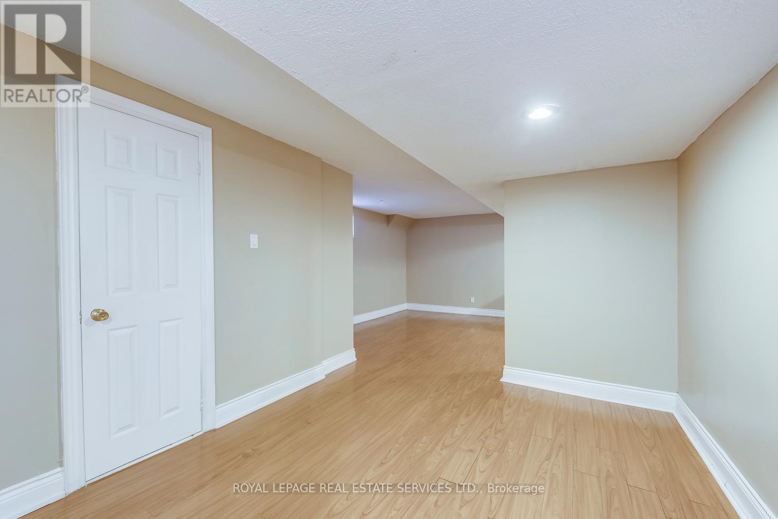 












5254 ASTWELL AVENUE

,
Mississauga,




Ontario
L5R3H8

