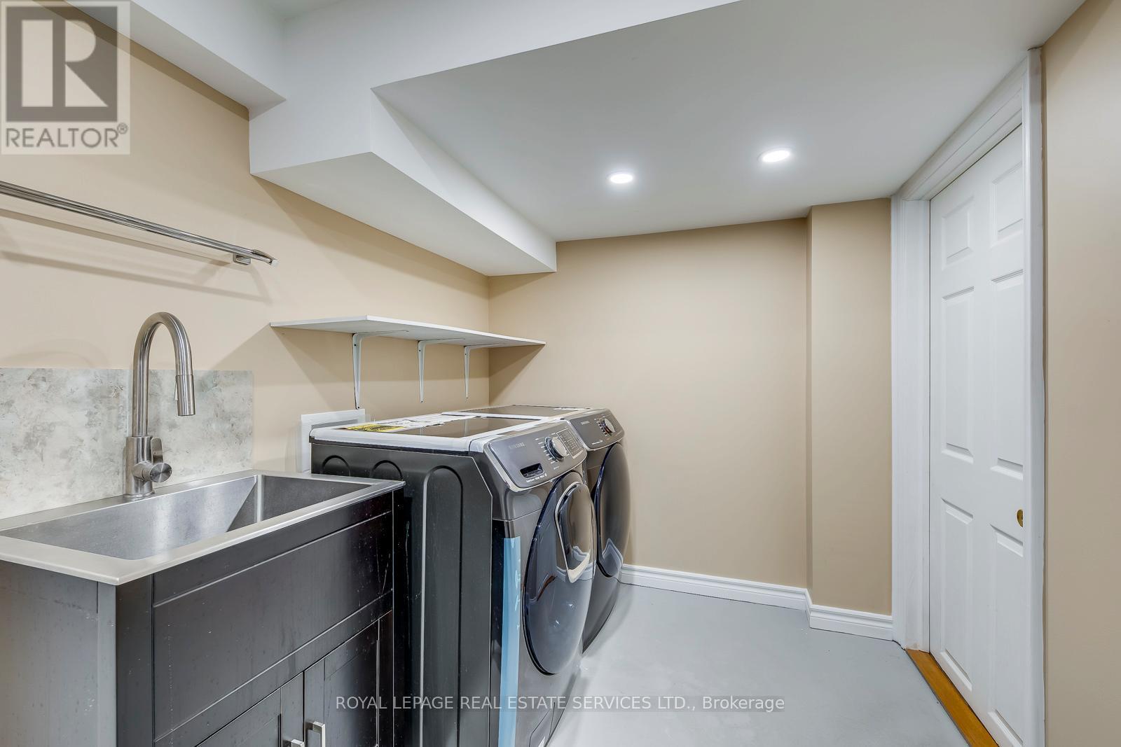 












5254 ASTWELL AVENUE

,
Mississauga,




Ontario
L5R3H8


