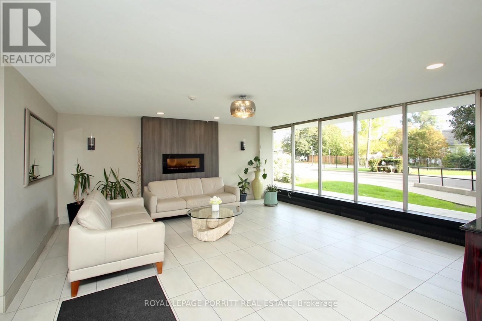 












604 - 1100 CAVEN STREET

,
Mississauga,




Ontario
L5G4N3

