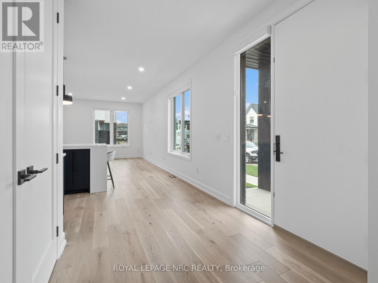 












200 KLAGER AVENUE

,
Pelham (Fonthill),




Ontario
L0S1E6

