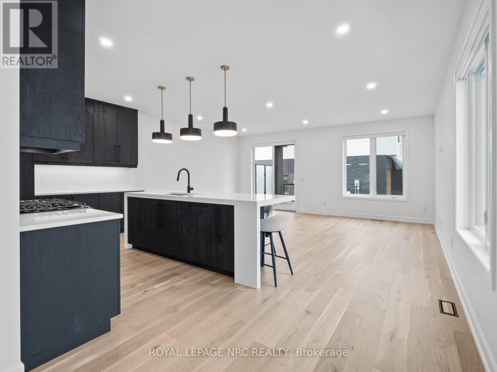 












200 KLAGER AVENUE

,
Pelham (Fonthill),




Ontario
L0S1E6

