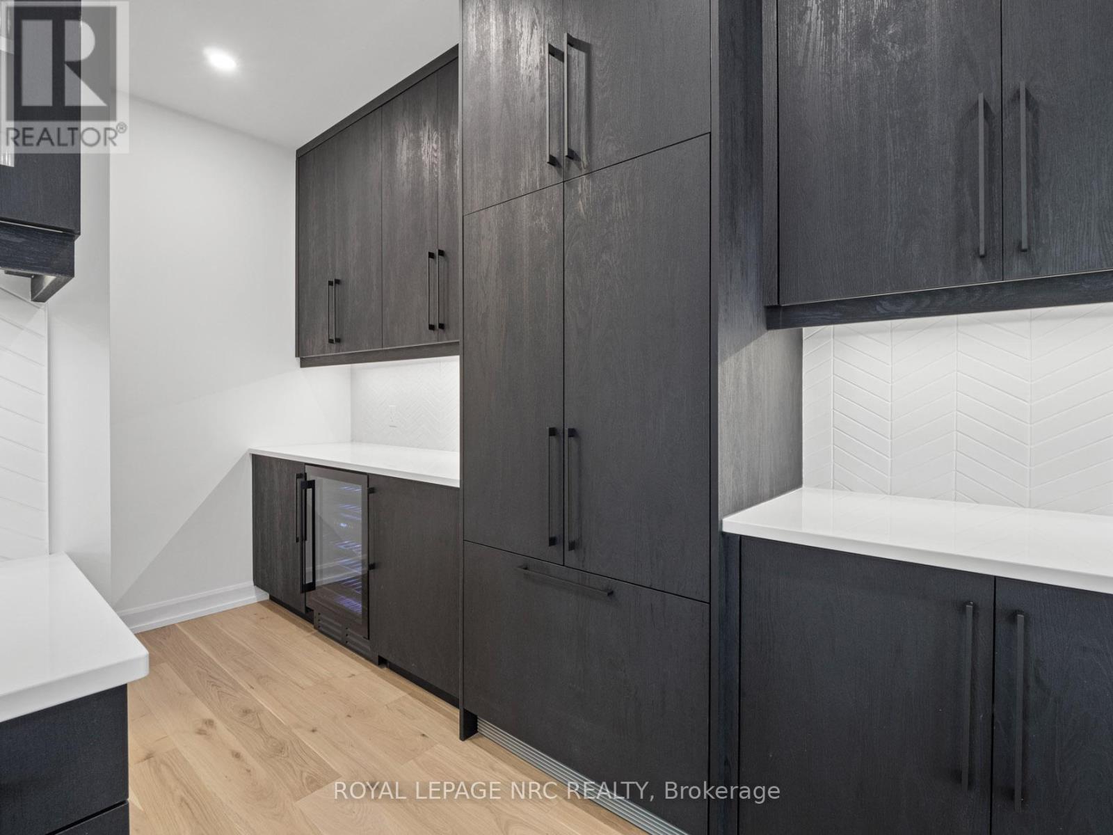 












200 KLAGER AVENUE

,
Pelham (Fonthill),




Ontario
L0S1E6

