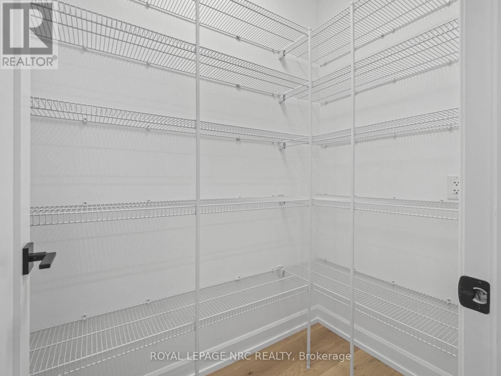 












200 KLAGER AVENUE

,
Pelham (Fonthill),




Ontario
L0S1E6

