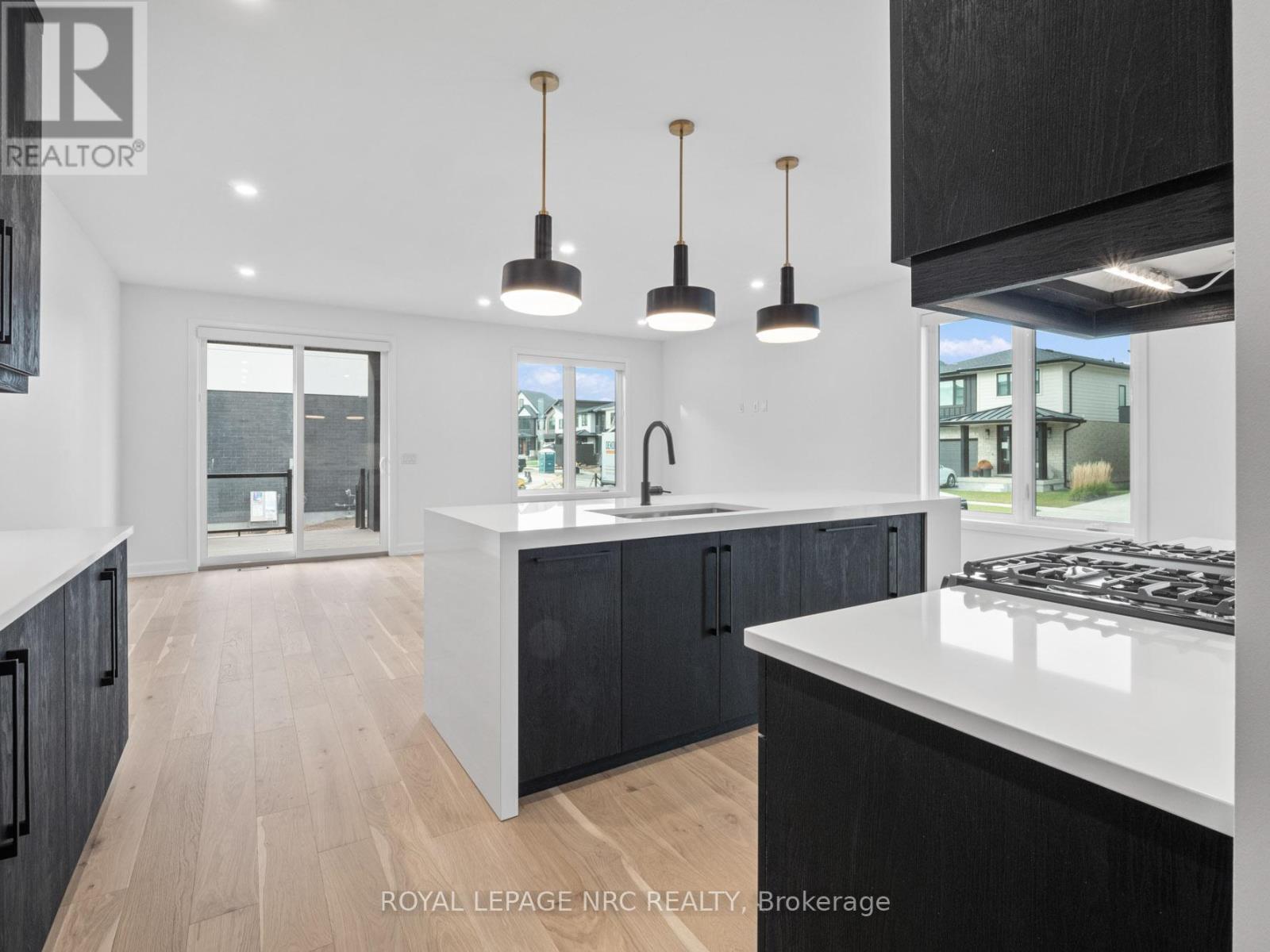 












200 KLAGER AVENUE

,
Pelham (Fonthill),




Ontario
L0S1E6

