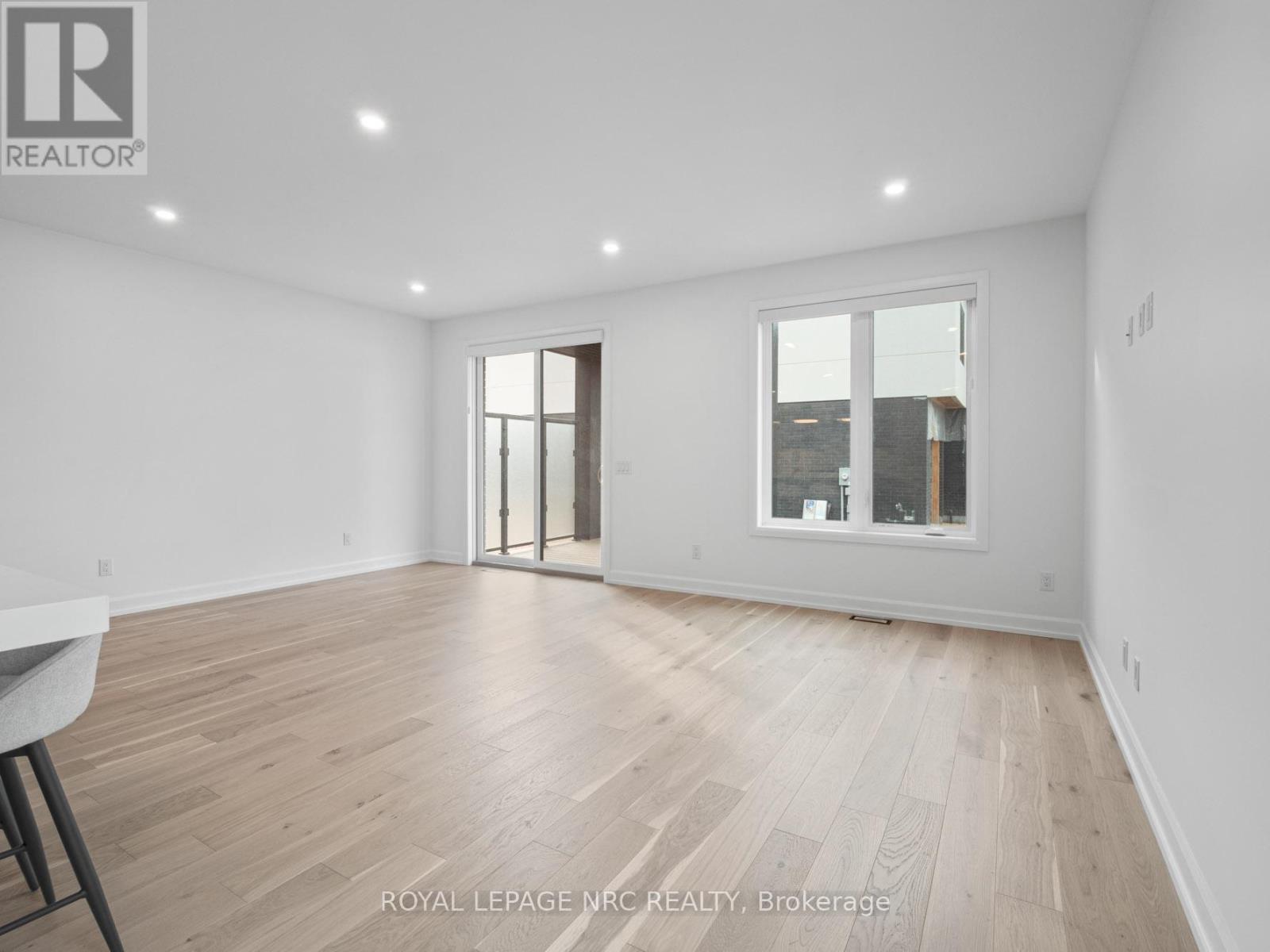 












200 KLAGER AVENUE

,
Pelham (Fonthill),




Ontario
L0S1E6

