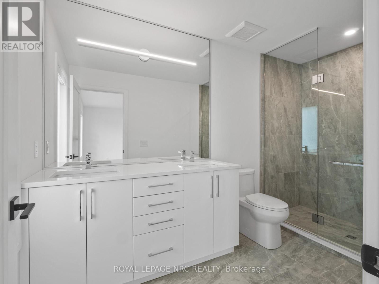 












200 KLAGER AVENUE

,
Pelham (Fonthill),




Ontario
L0S1E6

