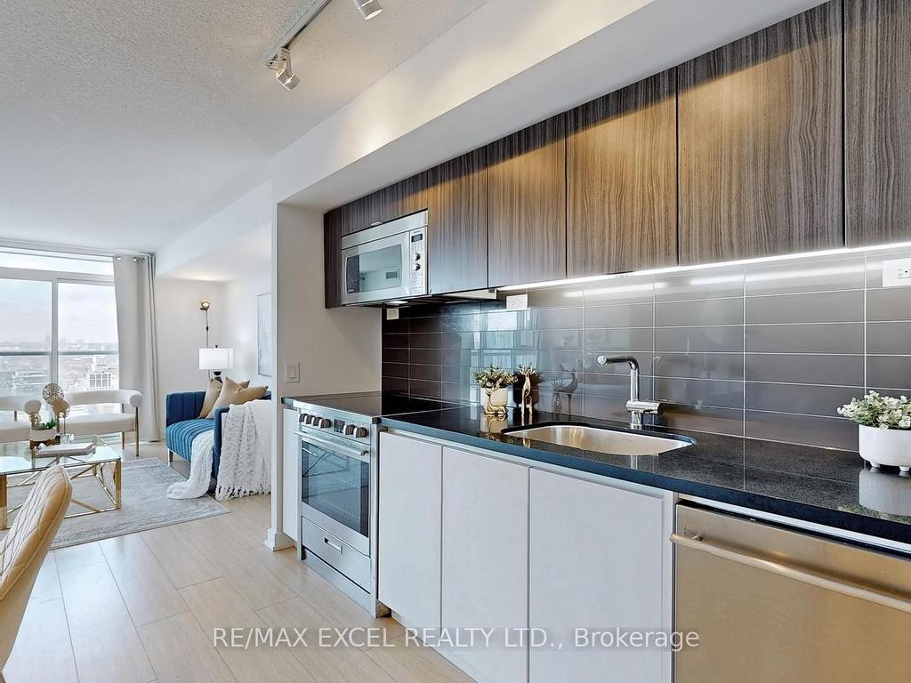 









85


Queens Wharf

Road, 3911,
Toronto,




ON
M5V 0J9

