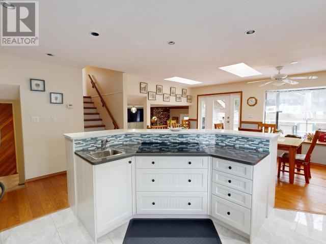 












3700 MACKENZIE AVE

,
Powell River,




British Columbia
