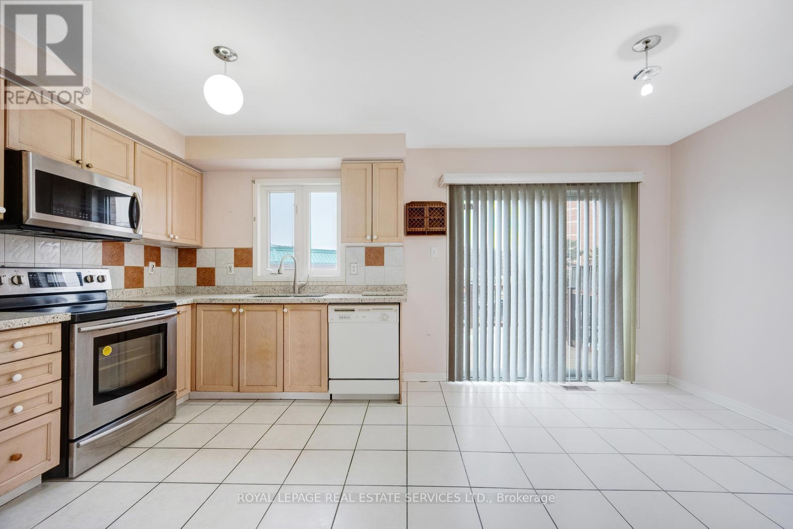 












245 TOUCHSTONE DRIVE

,
Toronto,




Ontario
M6M5J7

