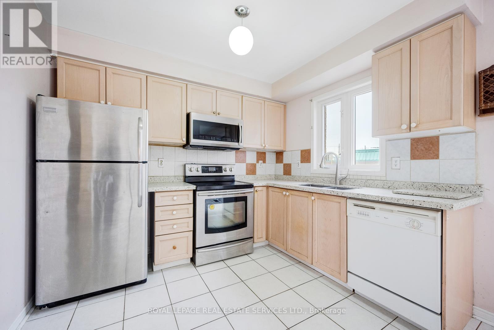 












245 TOUCHSTONE DRIVE

,
Toronto,




Ontario
M6M5J7

