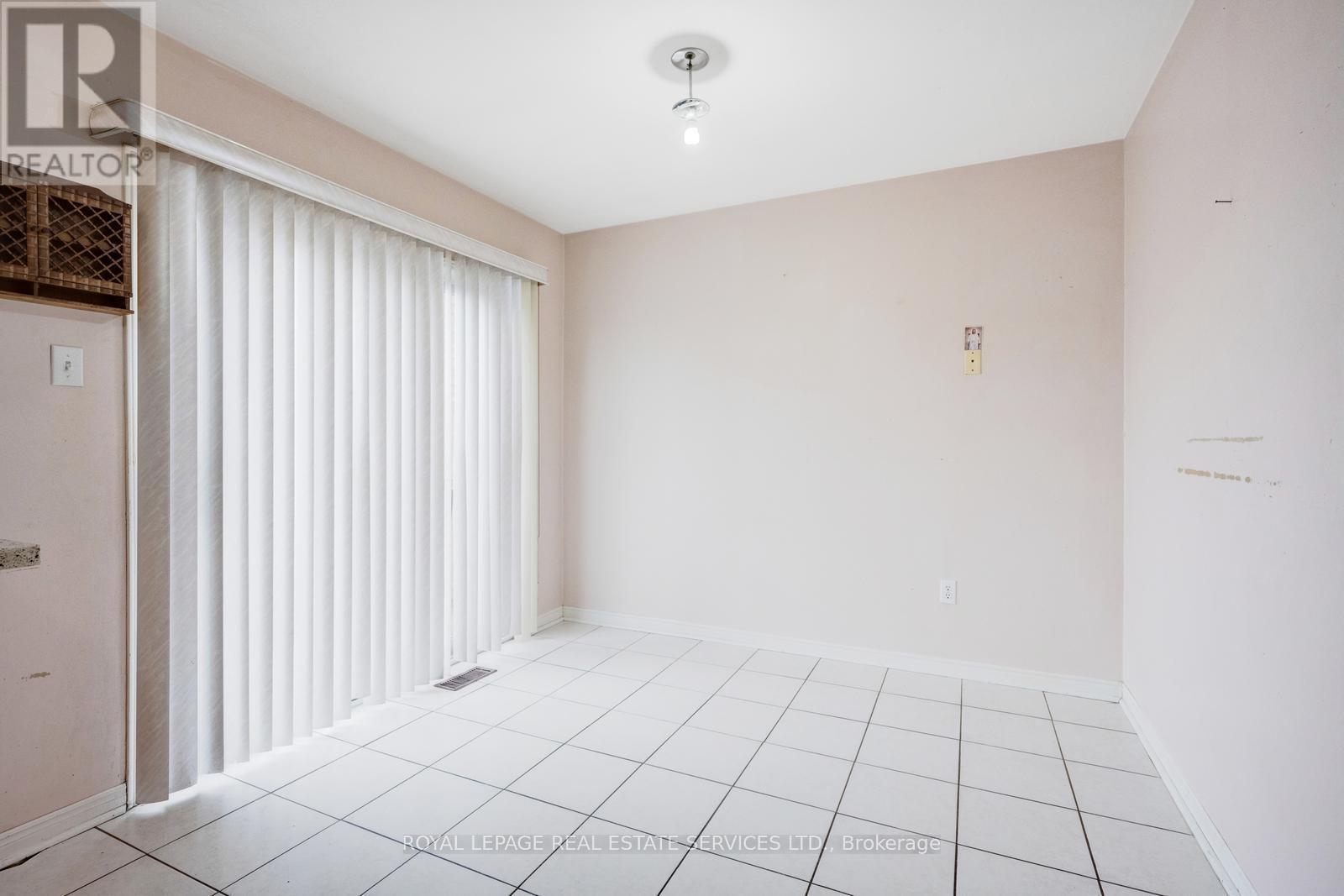 












245 TOUCHSTONE DRIVE

,
Toronto,




Ontario
M6M5J7

