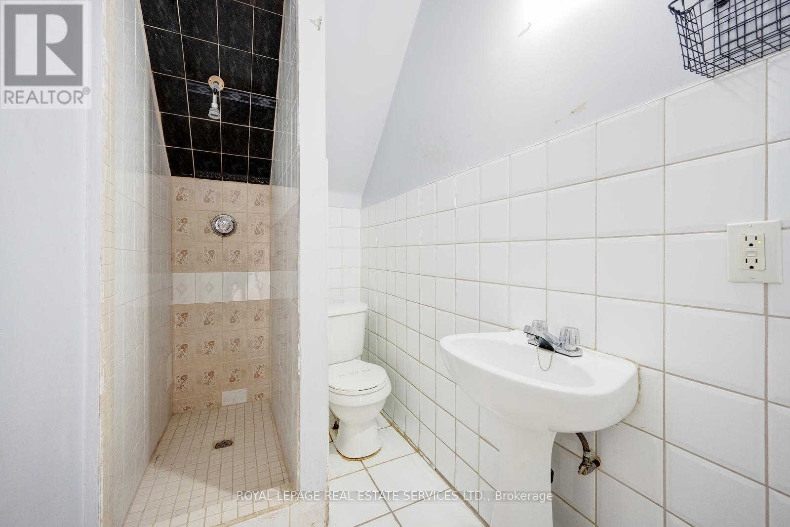 












245 TOUCHSTONE DRIVE

,
Toronto,




Ontario
M6M5J7

