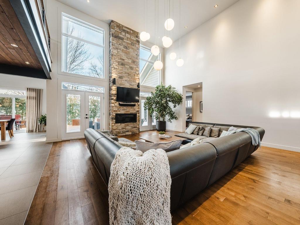 









137


Rue Forbin-Janson

,
Mont-Saint-Hilaire,




QC
J3H6L9

