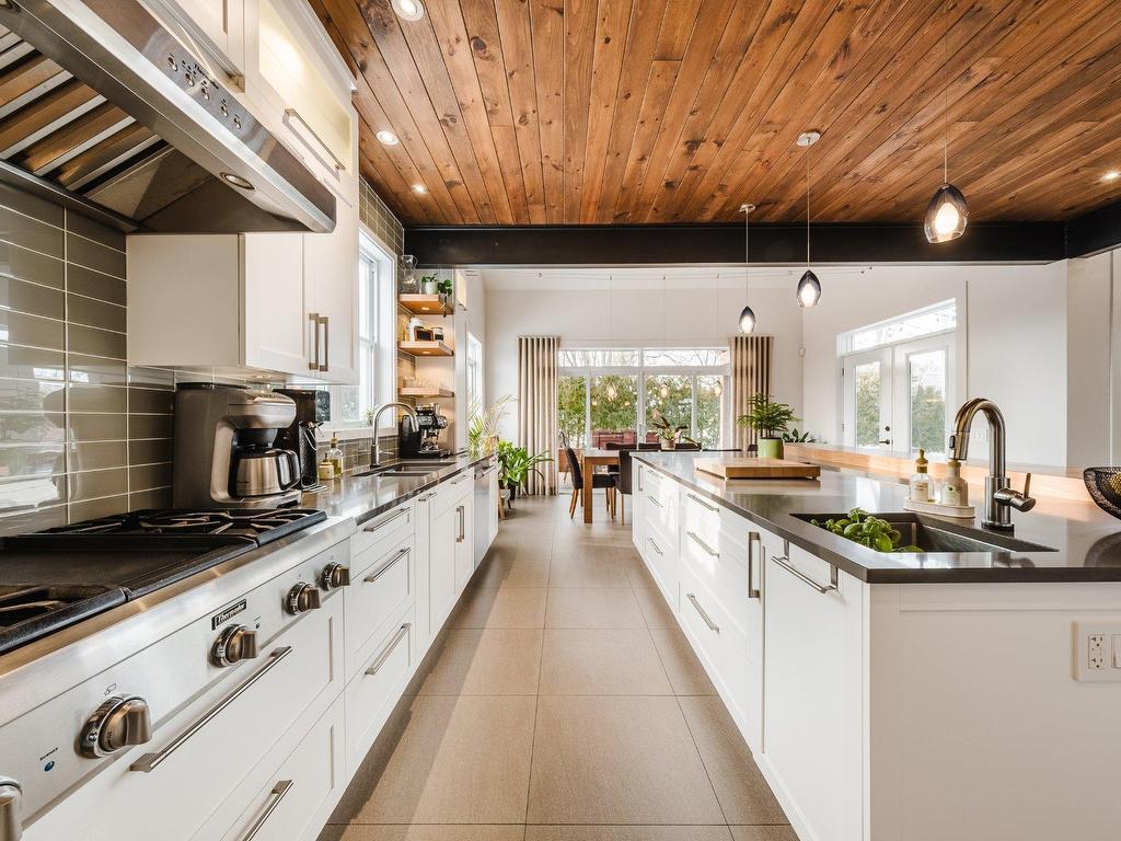 









137


Rue Forbin-Janson

,
Mont-Saint-Hilaire,




QC
J3H6L9

