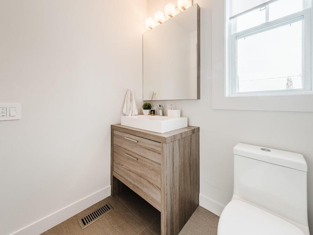 









137


Rue Forbin-Janson

,
Mont-Saint-Hilaire,




QC
J3H6L9

