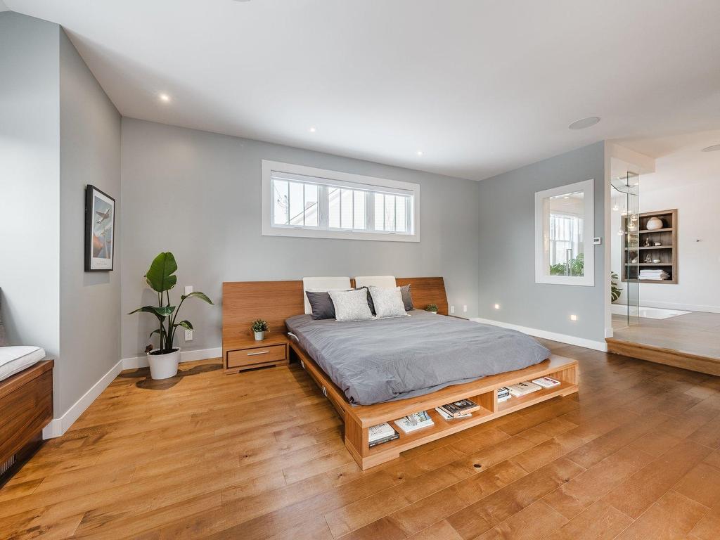 









137


Rue Forbin-Janson

,
Mont-Saint-Hilaire,




QC
J3H6L9


