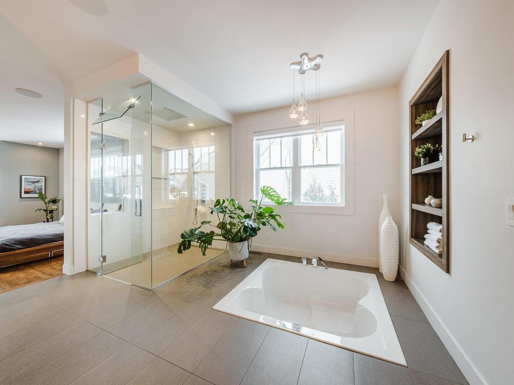 









137


Rue Forbin-Janson

,
Mont-Saint-Hilaire,




QC
J3H6L9

