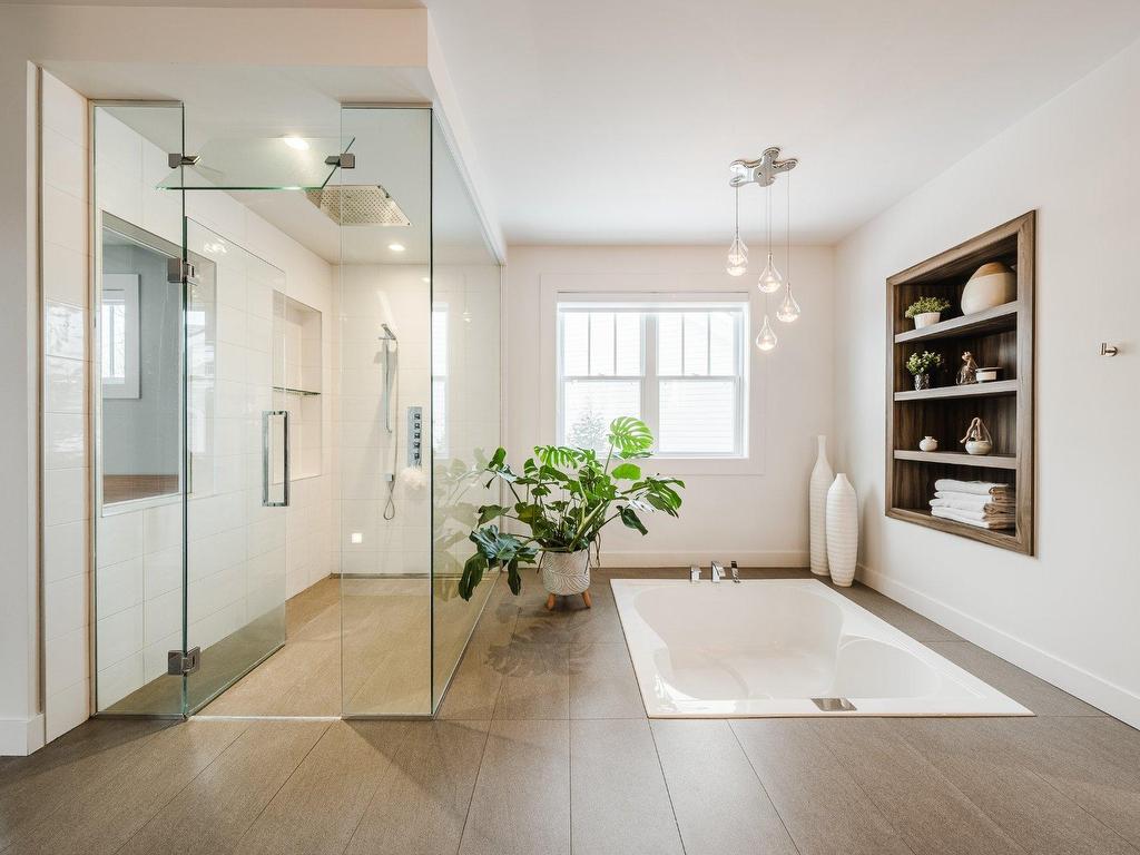 









137


Rue Forbin-Janson

,
Mont-Saint-Hilaire,




QC
J3H6L9

