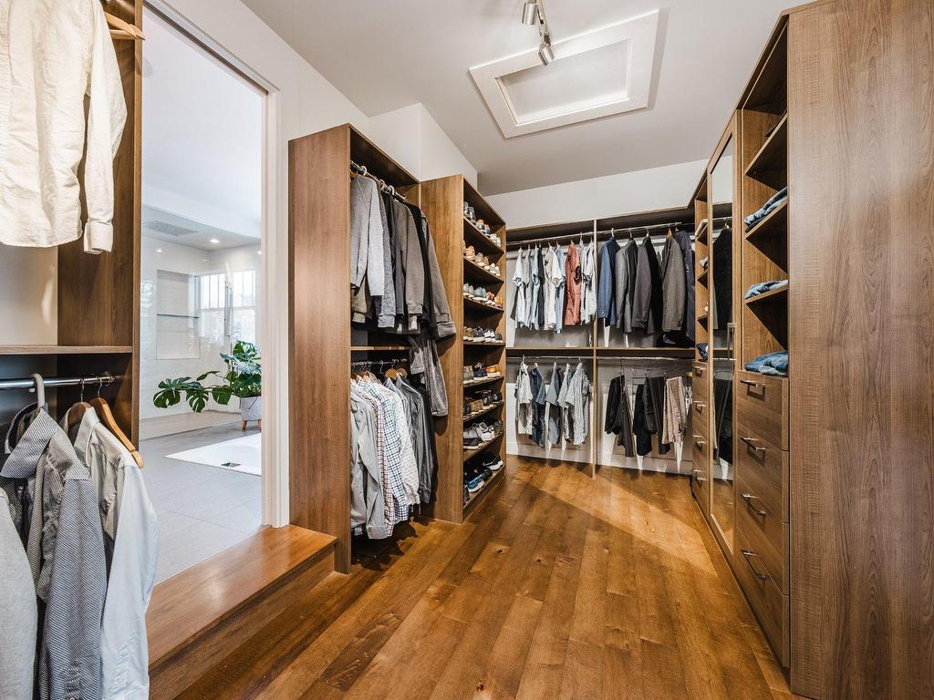 









137


Rue Forbin-Janson

,
Mont-Saint-Hilaire,




QC
J3H6L9

