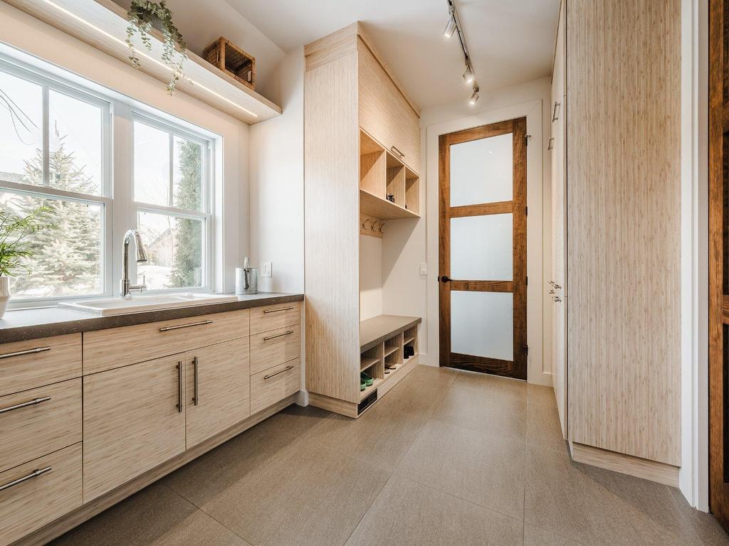 









137


Rue Forbin-Janson

,
Mont-Saint-Hilaire,




QC
J3H6L9

