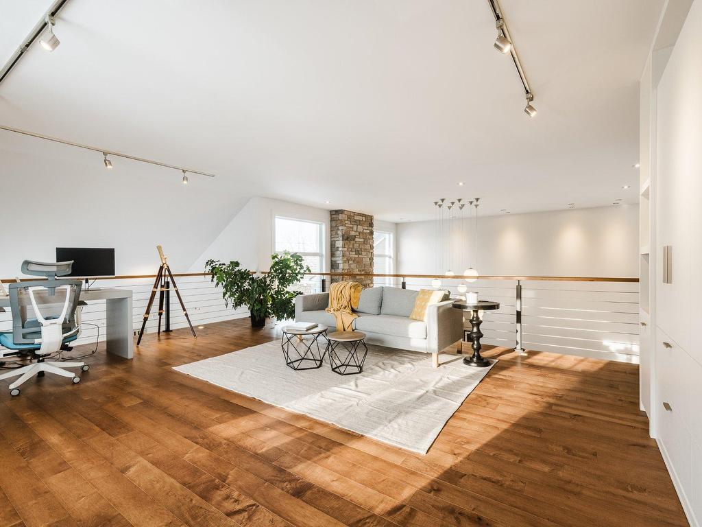 









137


Rue Forbin-Janson

,
Mont-Saint-Hilaire,




QC
J3H6L9

