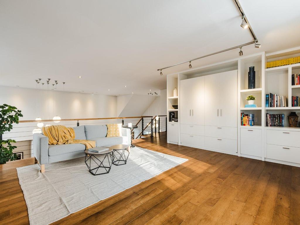 









137


Rue Forbin-Janson

,
Mont-Saint-Hilaire,




QC
J3H6L9

