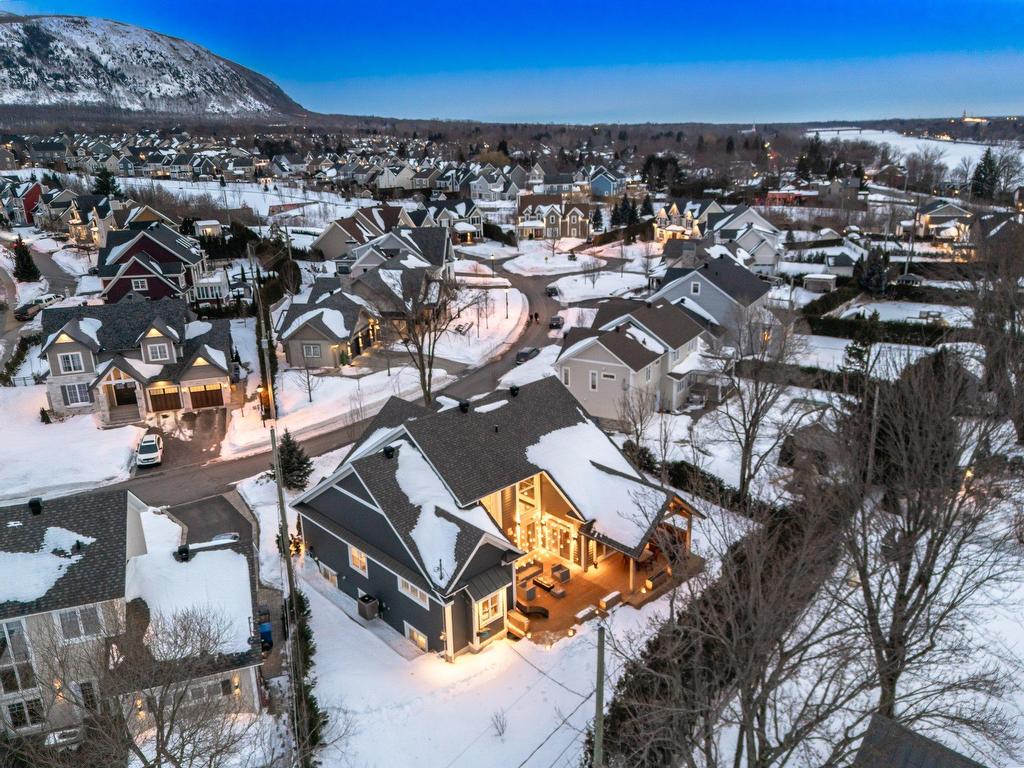 









137


Rue Forbin-Janson

,
Mont-Saint-Hilaire,




QC
J3H6L9

