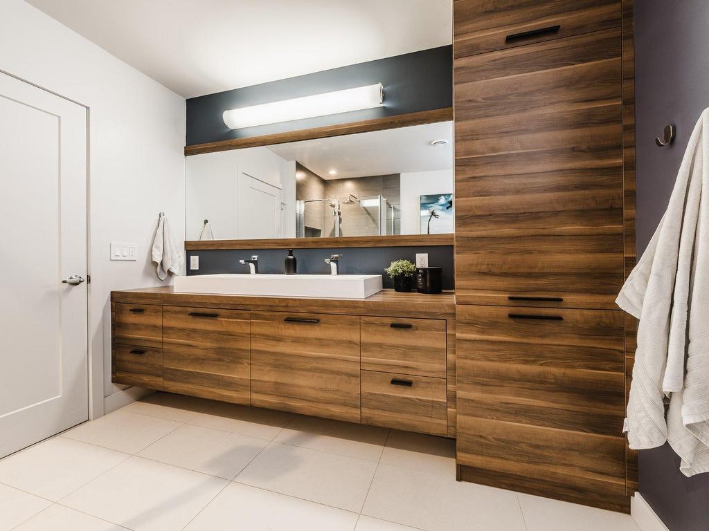 









137


Rue Forbin-Janson

,
Mont-Saint-Hilaire,




QC
J3H6L9

