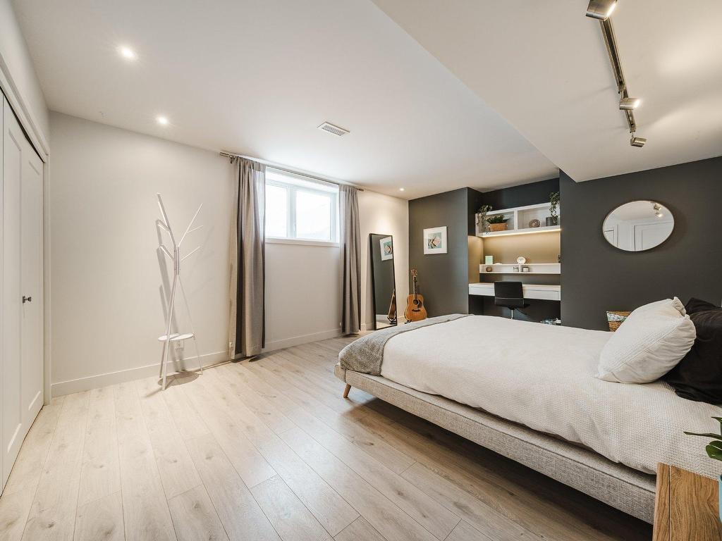 









137


Rue Forbin-Janson

,
Mont-Saint-Hilaire,




QC
J3H6L9

