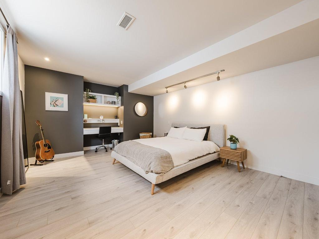 









137


Rue Forbin-Janson

,
Mont-Saint-Hilaire,




QC
J3H6L9

