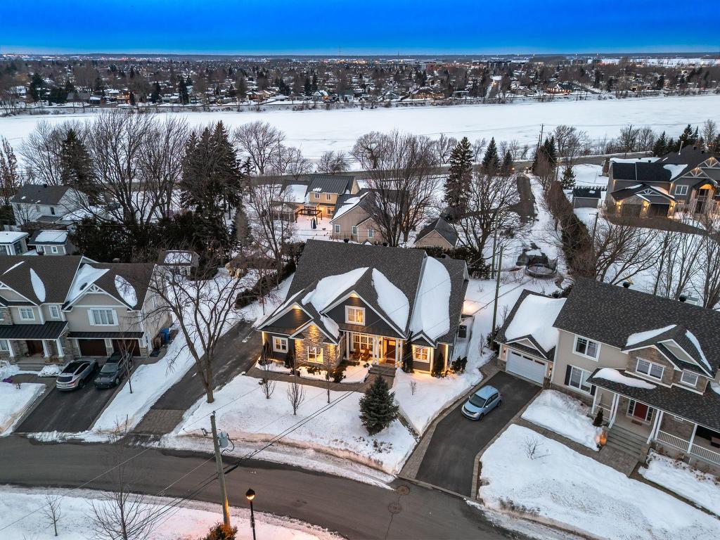 









137


Rue Forbin-Janson

,
Mont-Saint-Hilaire,




QC
J3H6L9

