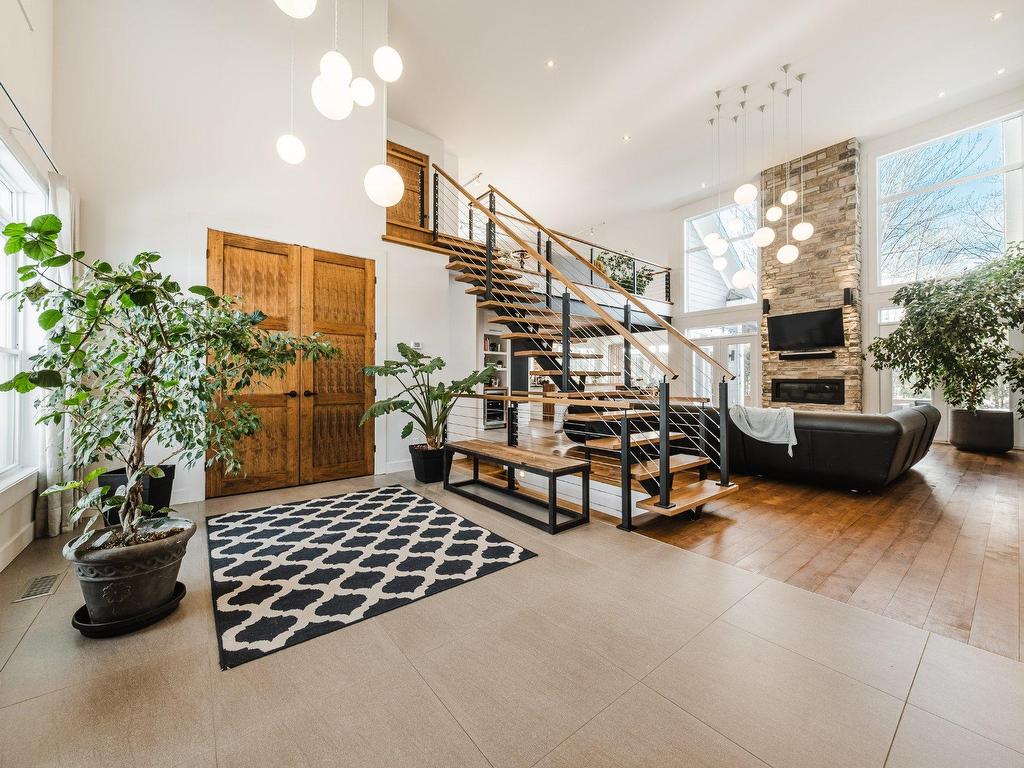 









137


Rue Forbin-Janson

,
Mont-Saint-Hilaire,




QC
J3H6L9

