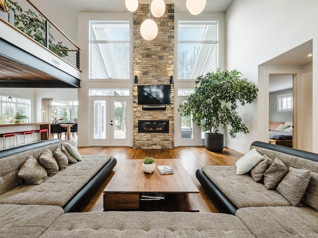









137


Rue Forbin-Janson

,
Mont-Saint-Hilaire,




QC
J3H6L9

