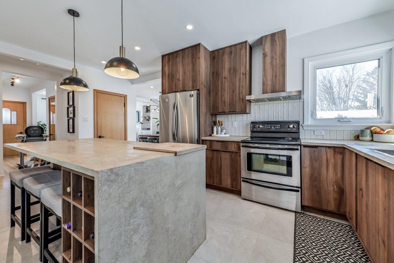 









542


Rue Laurier

,
Saint-Jean-sur-Richelieu,




QC
J3B6M3

