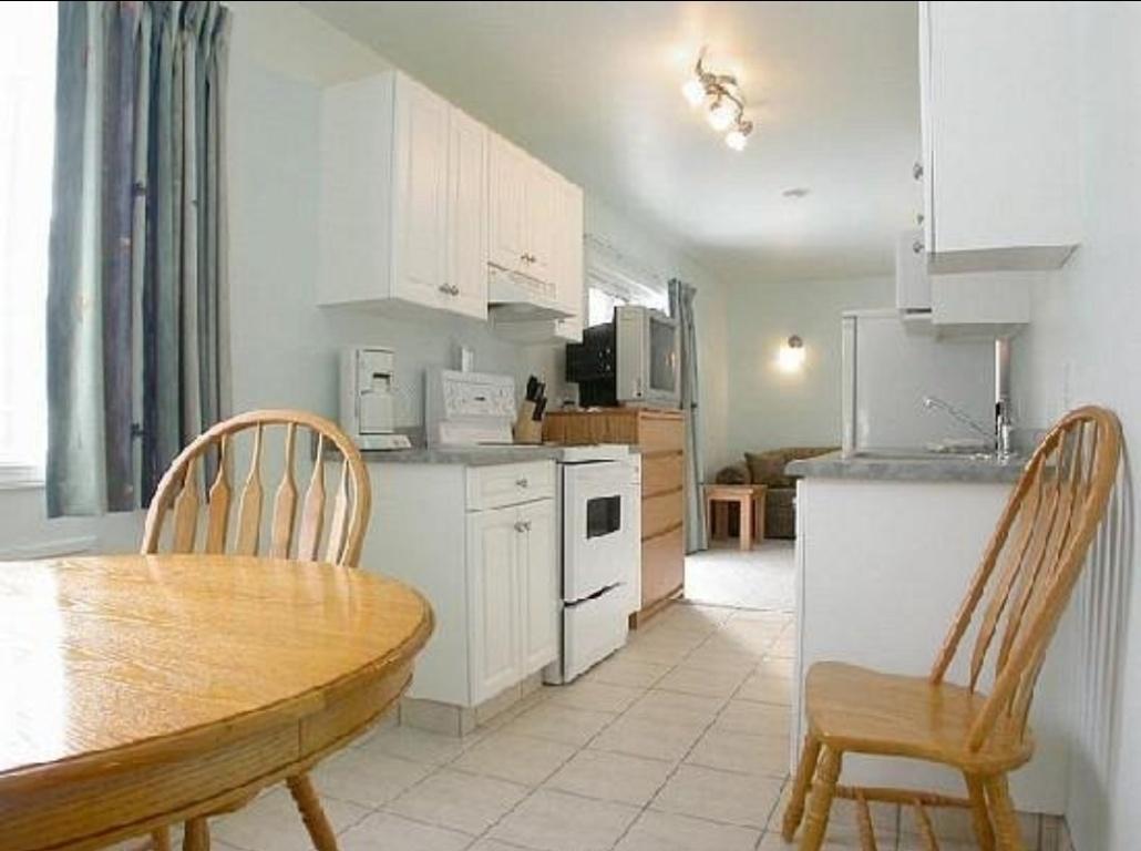









2037


Hunter Frontage

Road,
Christina Lake,




BC
V0H 1E2

