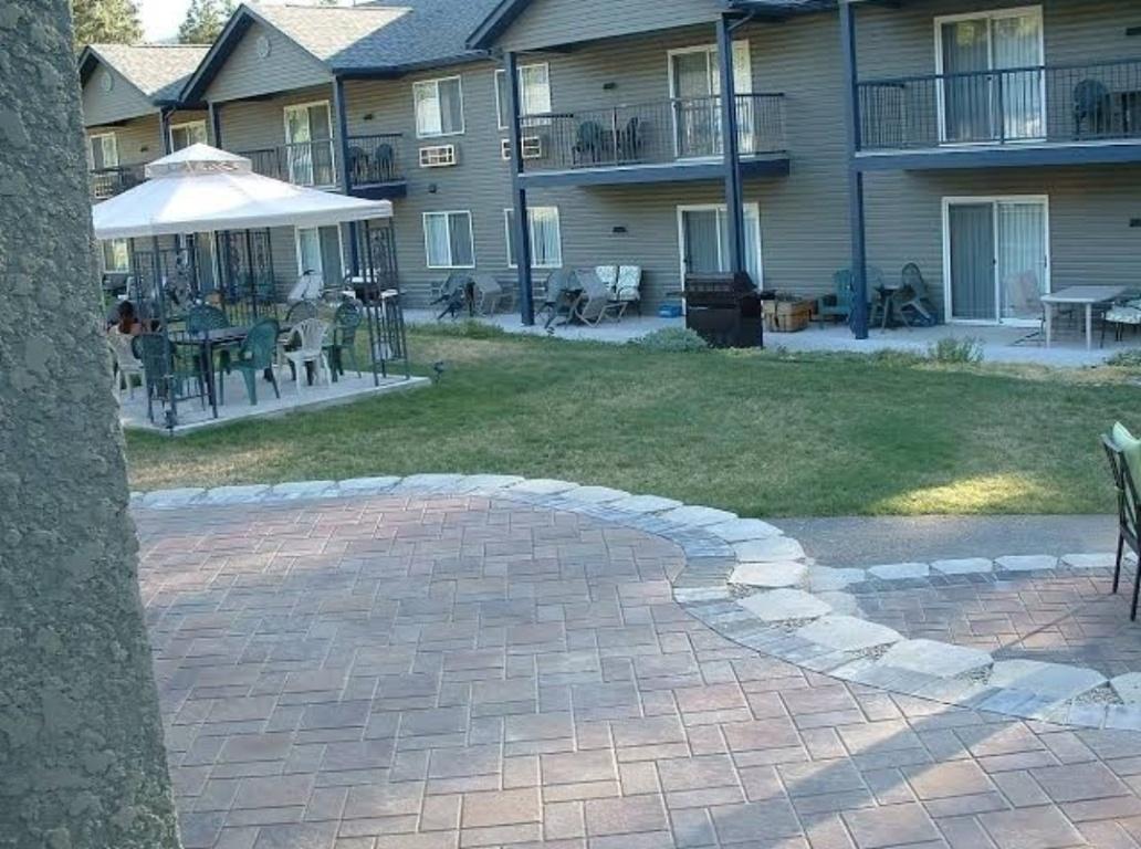 









2037


Hunter Frontage

Road,
Christina Lake,




BC
V0H 1E2

