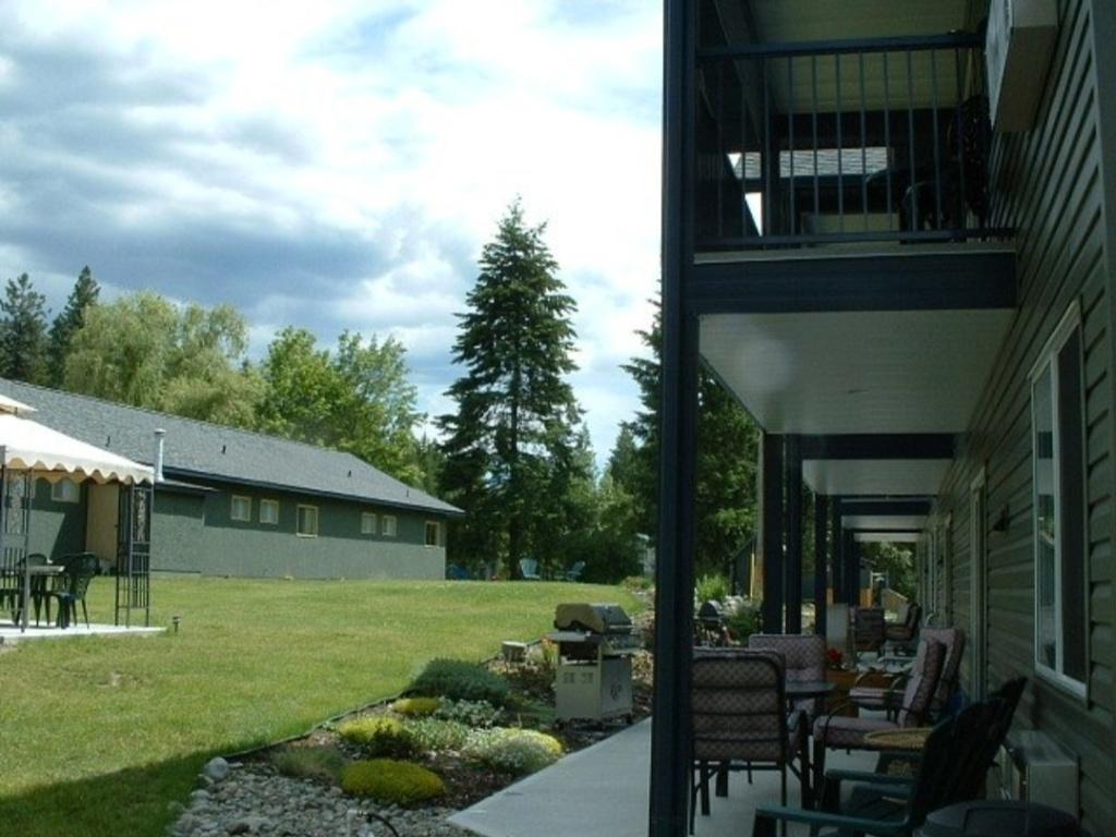 









2037


Hunter Frontage

Road,
Christina Lake,




BC
V0H 1E2

