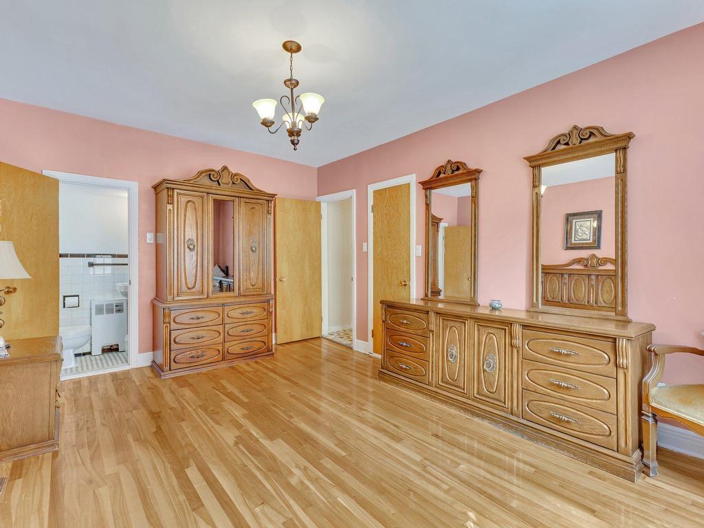 









4589

 - 4591


Av. de Hampton

,
Montréal (Côte-des-Neiges/Notre-Dame-de-Grâce),




QC
H4A2L5


