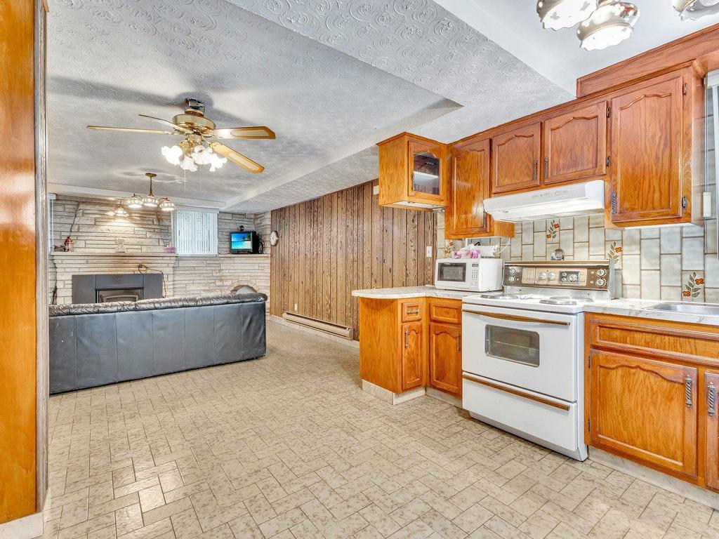 









4589

 - 4591


Av. de Hampton

,
Montréal (Côte-des-Neiges/Notre-Dame-de-Grâce),




QC
H4A2L5

