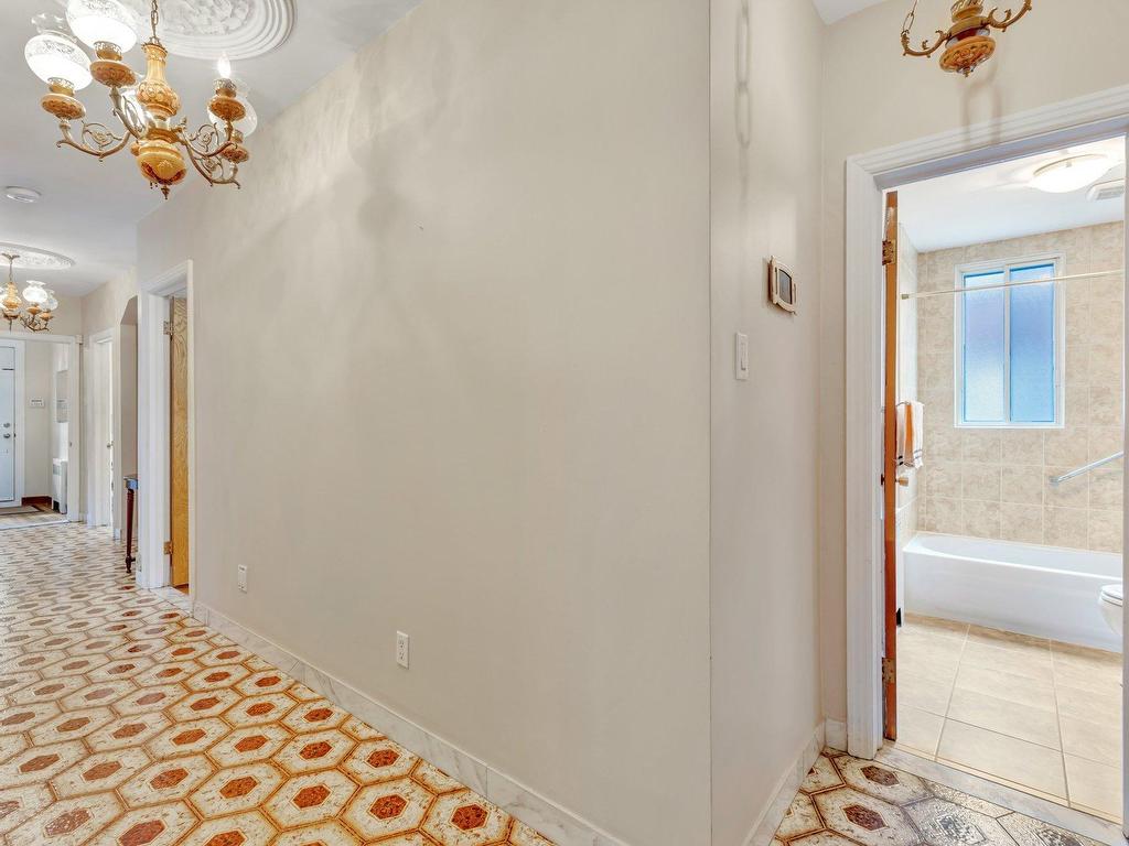 









4589

 - 4591


Av. de Hampton

,
Montréal (Côte-des-Neiges/Notre-Dame-de-Grâce),




QC
H4A2L5

