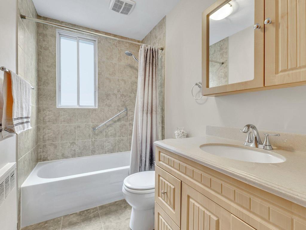 









4589

 - 4591


Av. de Hampton

,
Montréal (Côte-des-Neiges/Notre-Dame-de-Grâce),




QC
H4A2L5

