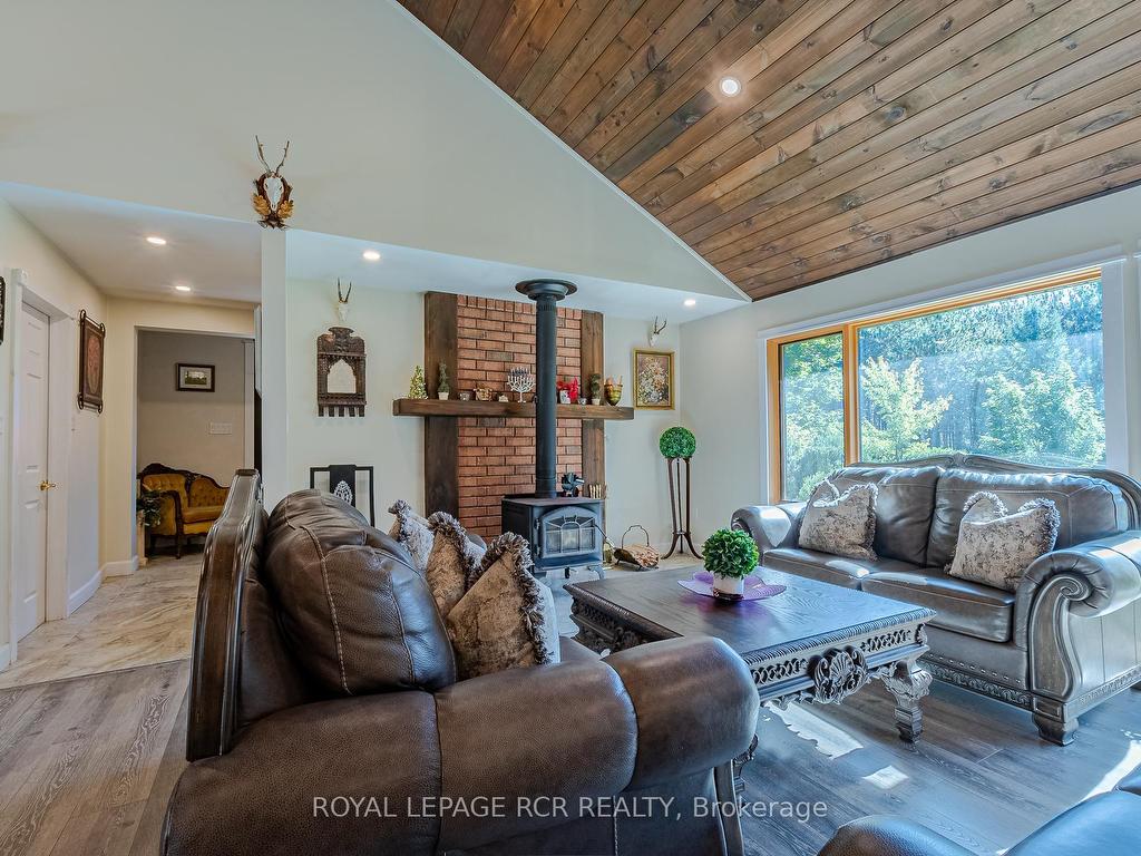









708321


County Rd 21

N/A,
Mulmur,




ON
L9V 0X3

