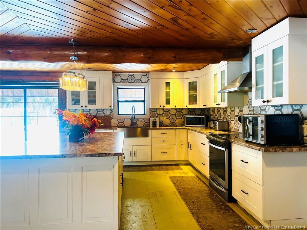 









50


Chemin Duval

,
Petit-Paquetville,




NB
E8R 2C7

