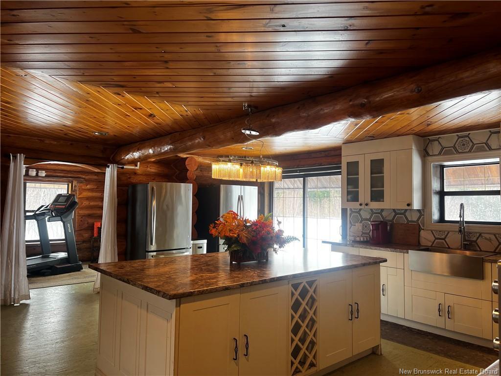









50


Chemin Duval

,
Petit-Paquetville,




NB
E8R 2C7

