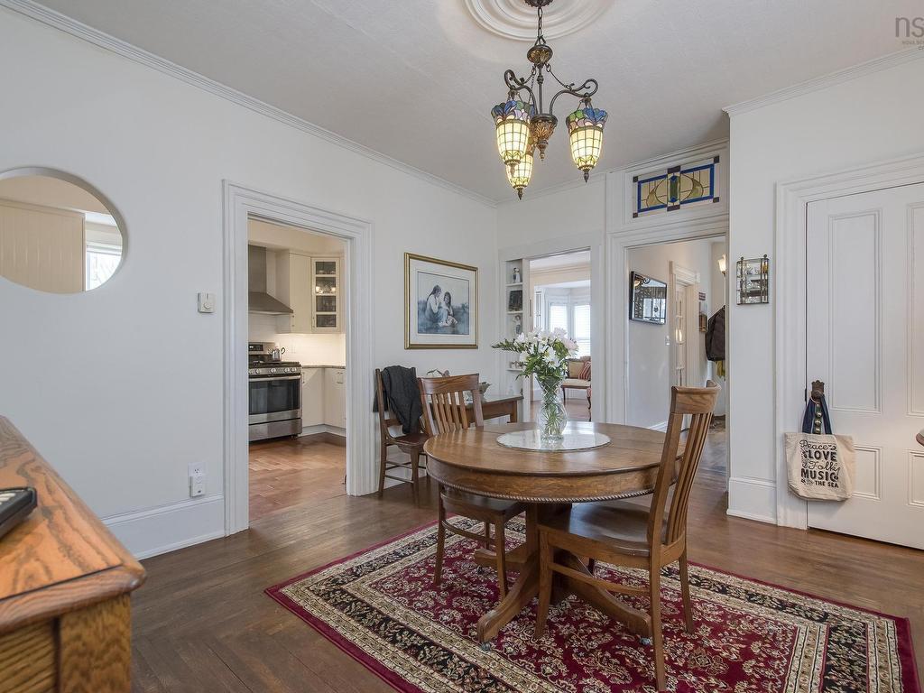 












51 Fox Street

,
Lunenburg,




NS
B0J 2C0

