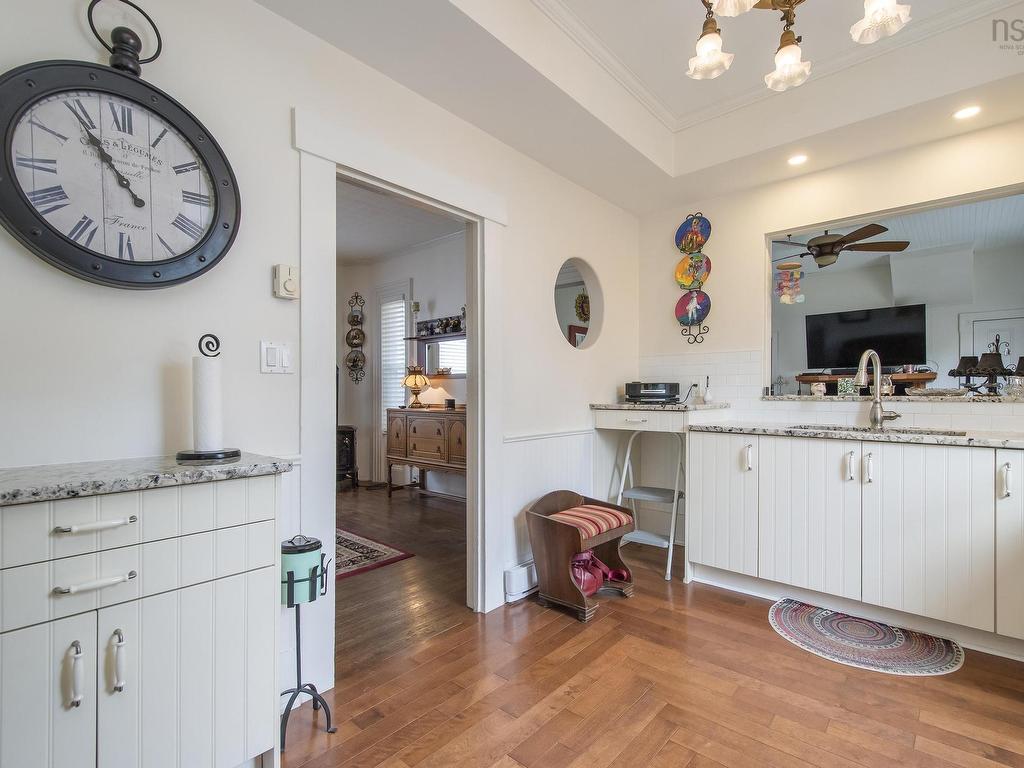 












51 Fox Street

,
Lunenburg,




NS
B0J 2C0

