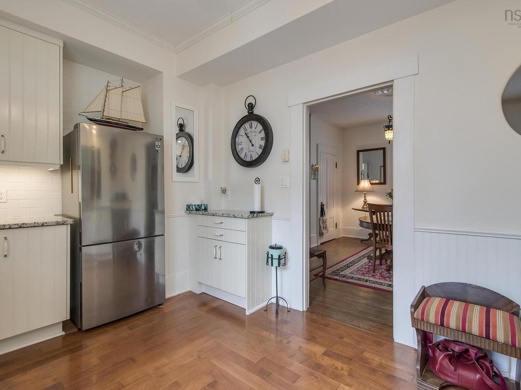 












51 Fox Street

,
Lunenburg,




NS
B0J 2C0

