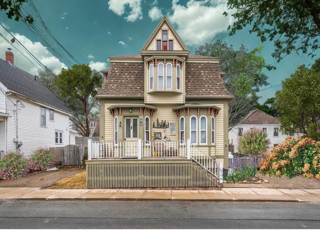 












51 Fox Street

,
Lunenburg,




NS
B0J 2C0

